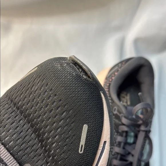 Brooks Ghost 14 Woman’s, size 8.5 Running Sneakers, Black/Pearl/Peach, Preowned - Picture 12 of 15